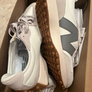 Never worn, Brand New Balance Cream & Gray Retro Runner with Gum Sole